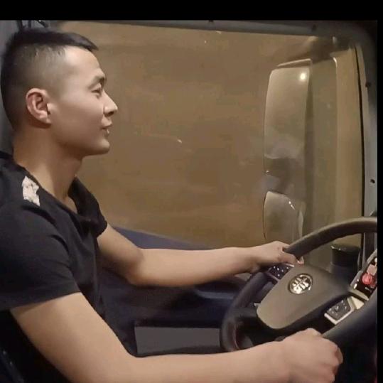 《黑B》 卡车中秋