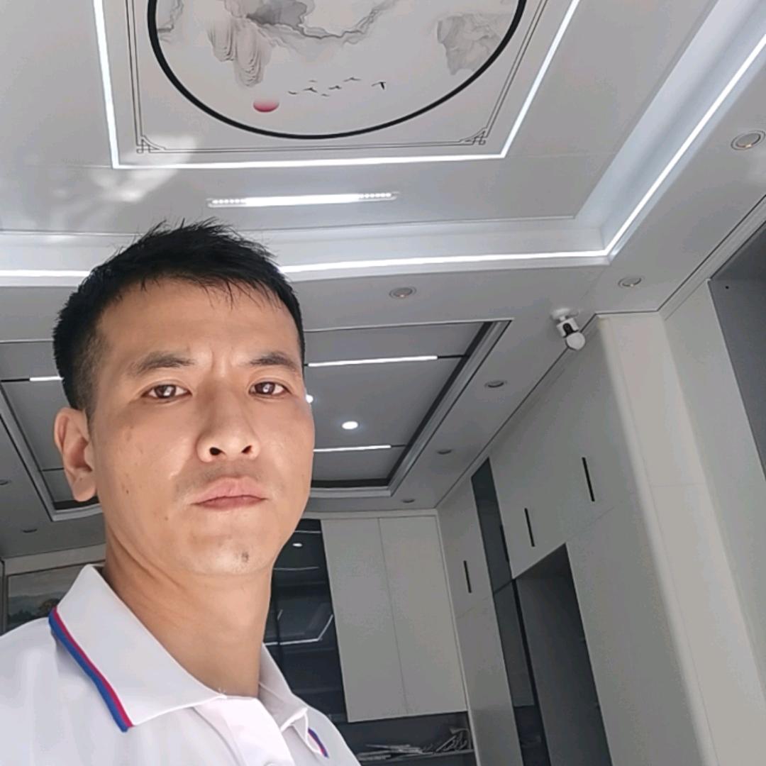 巴马鸿鑫装饰店（个体工商户）