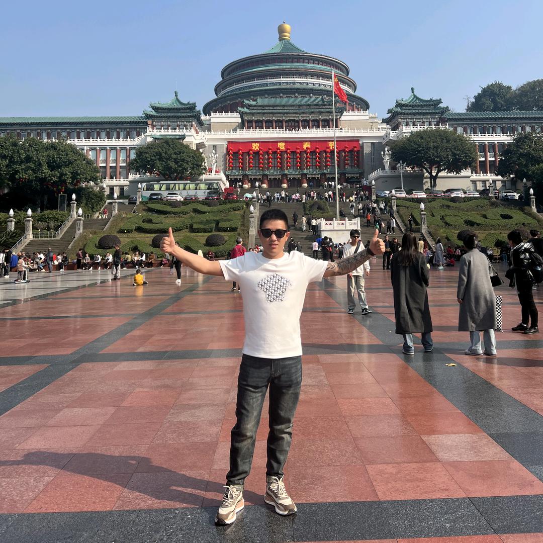 ㅤㅤㅤㅤ嗨，小阎？