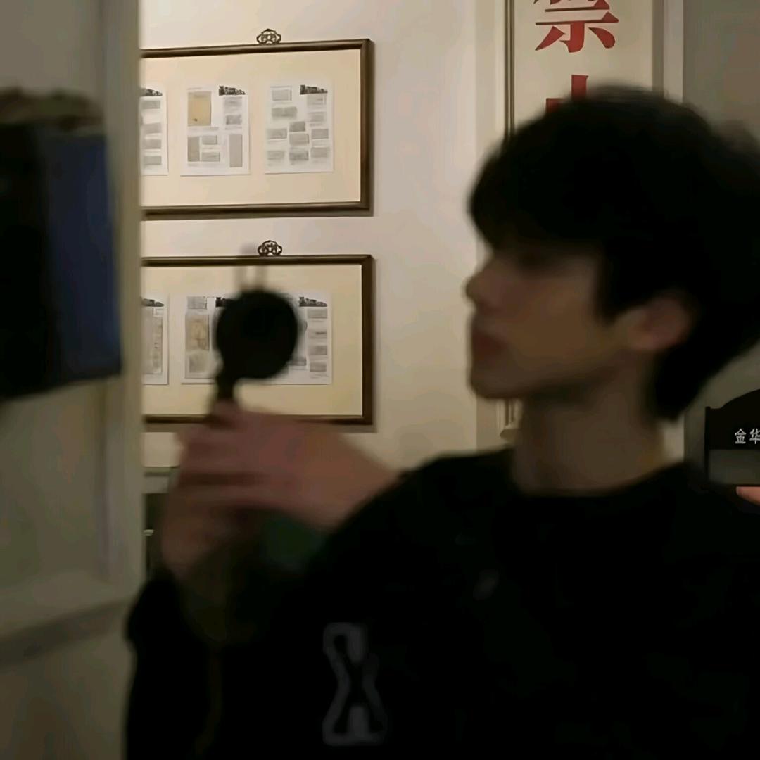 摸鱼儿。