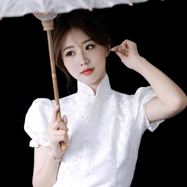 球球 (˵¯͒〰¯͒˵)