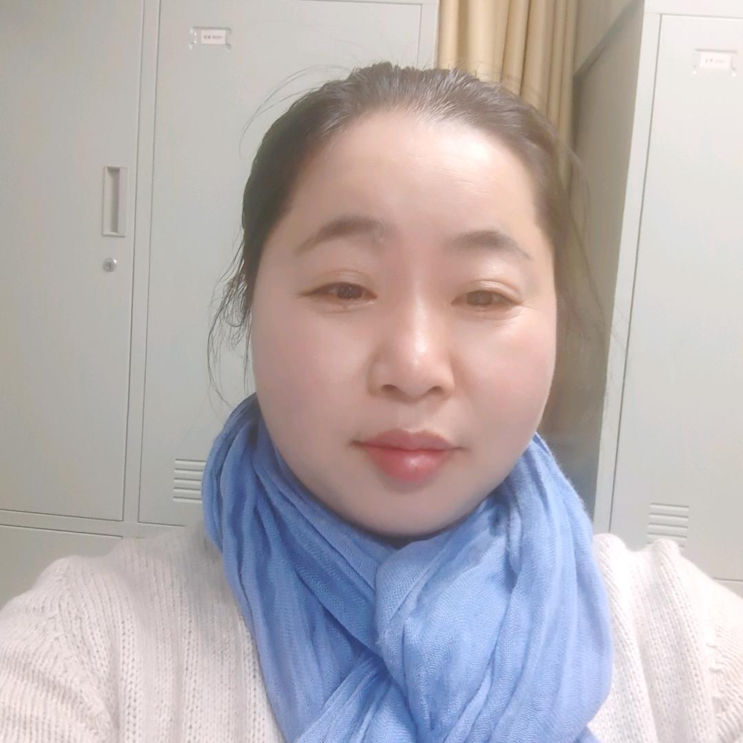 月亮下的小花花