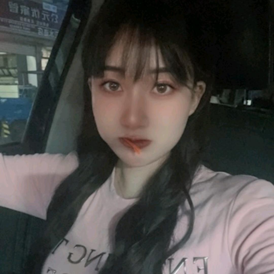 洪洪（女鞋工厂老板娘）