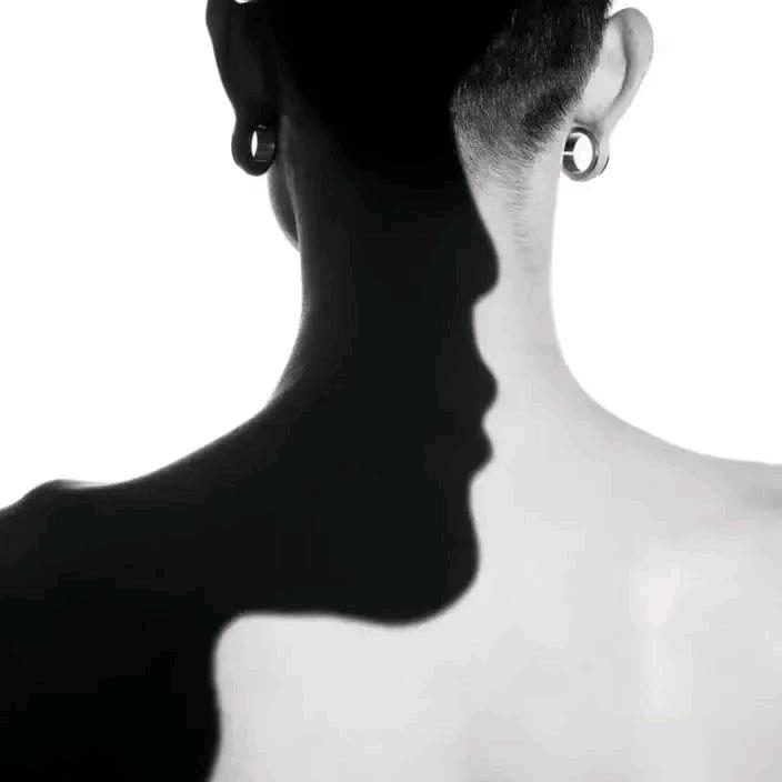 58岁瘸子爱上73岁绝经少女