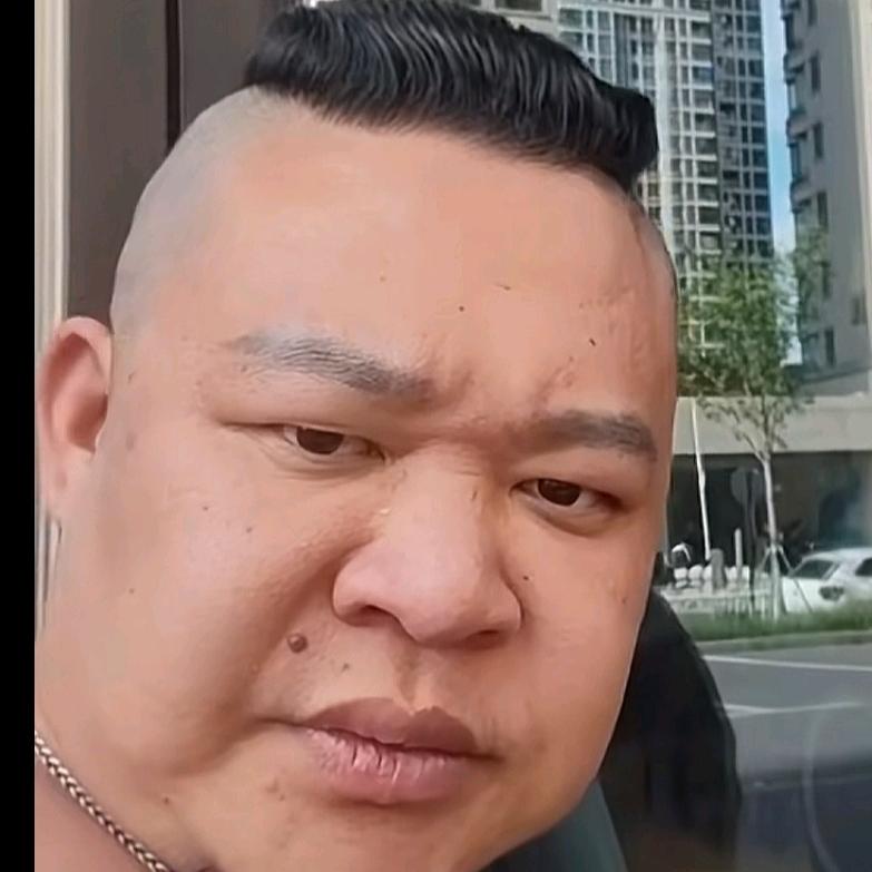 头顶尖尖的