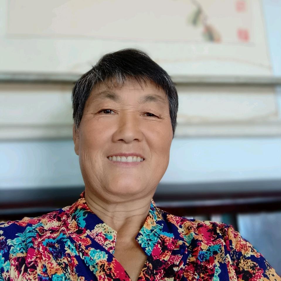 李金芳
