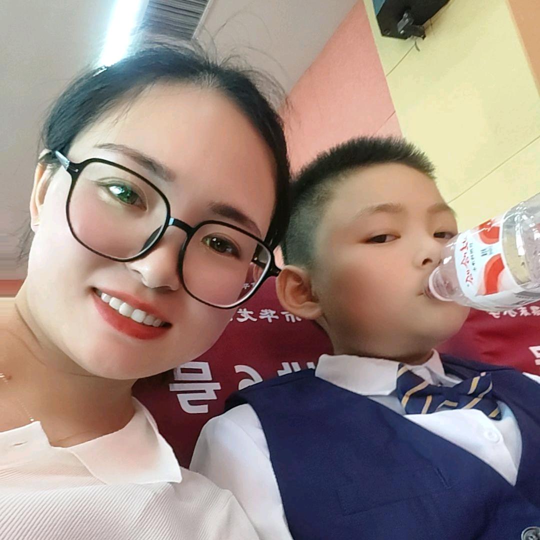 濮阳玻璃门潘大姐