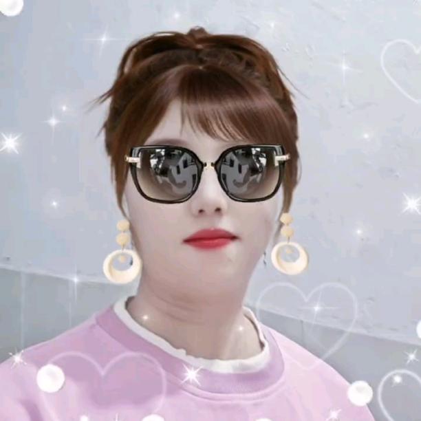 最爱美食的姑娘