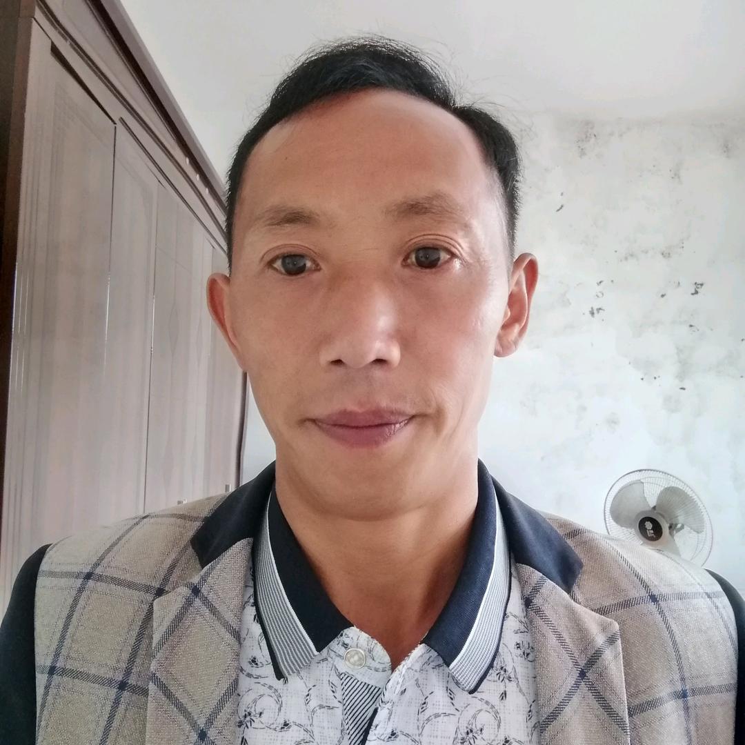 想念（罗）姓氏网名：罗花流水。