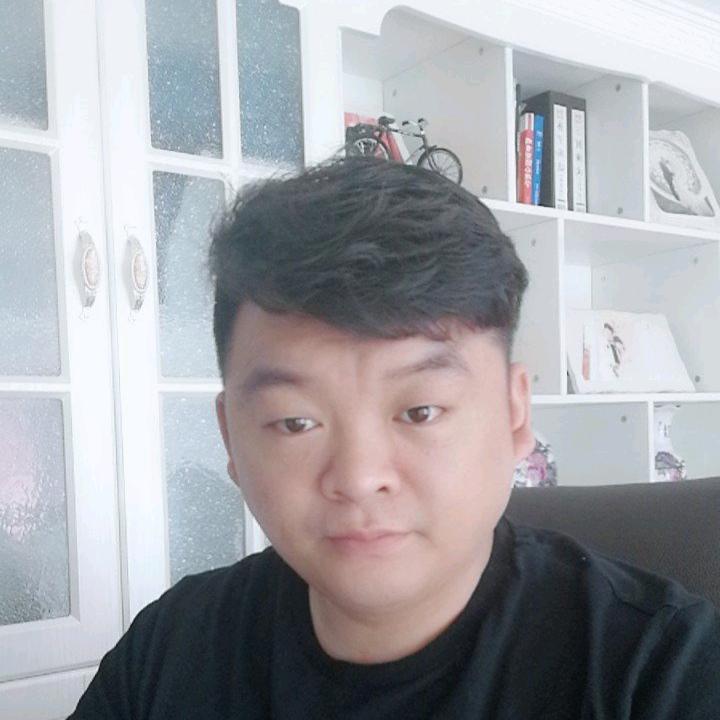 大明是个牛马