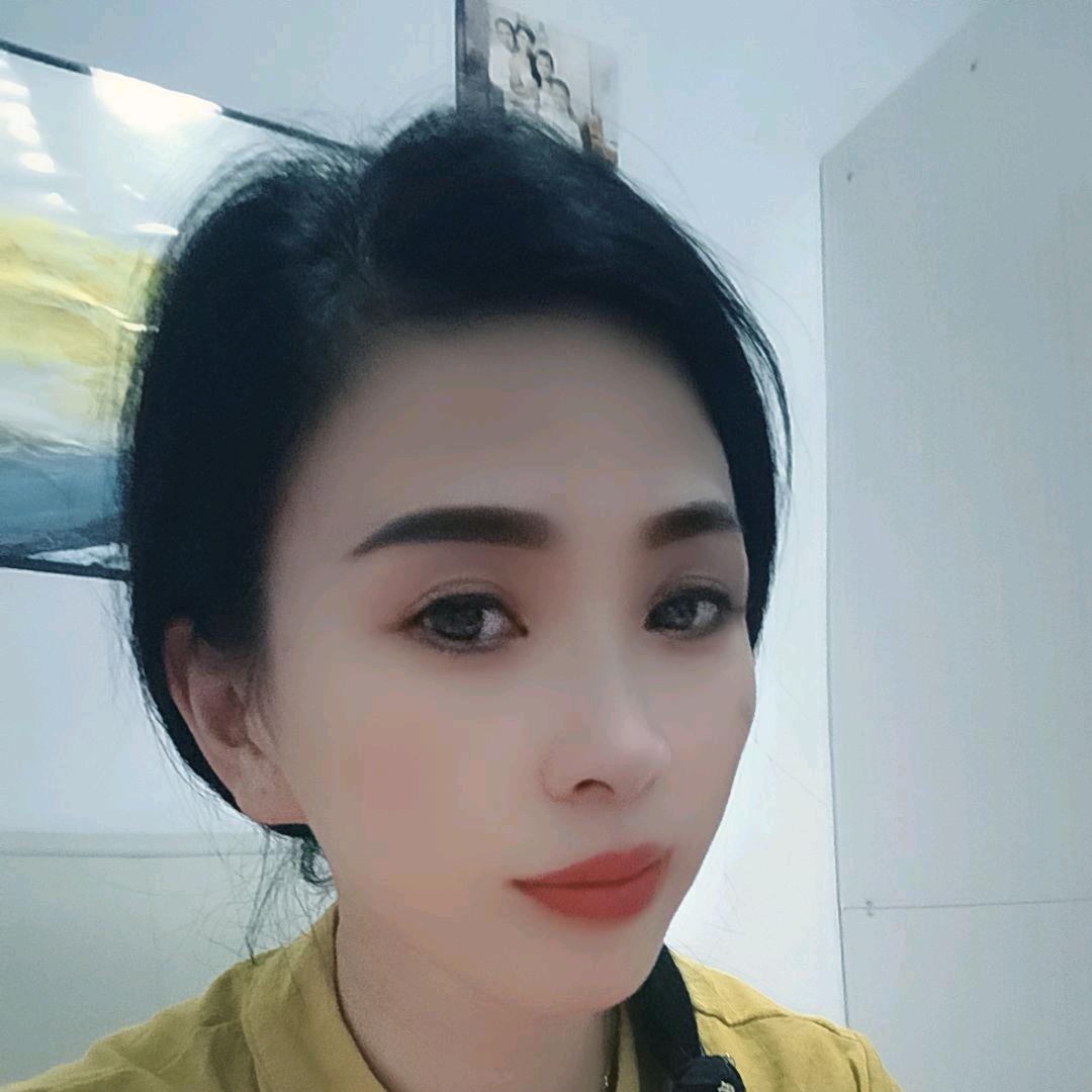 笑着沉默《橱窗有好物》