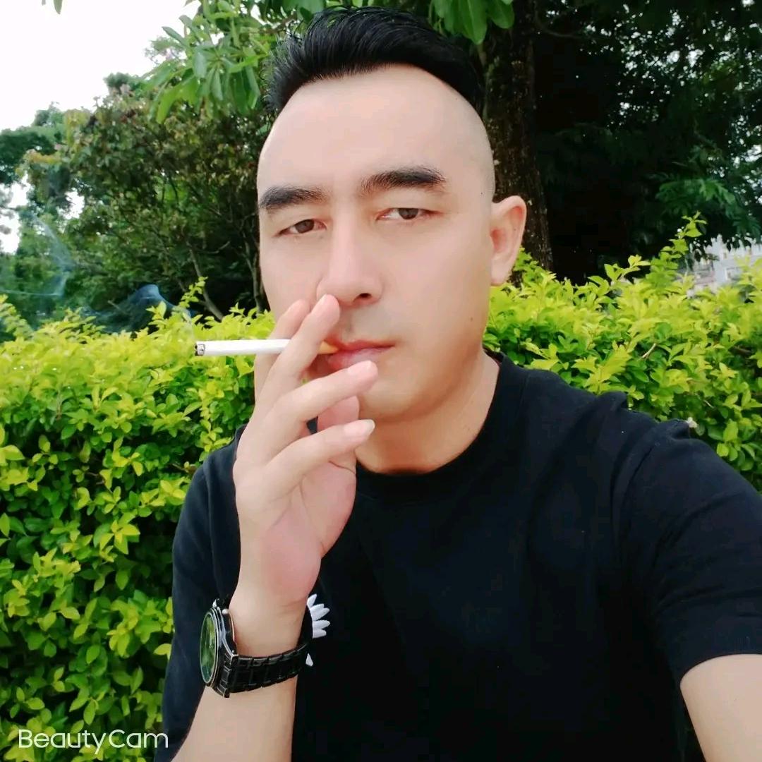 放开你的手，因为你不配！