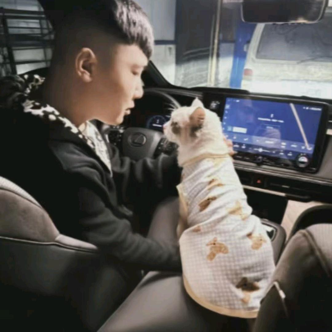 𝓸𝓶𝓪𝓻 👀