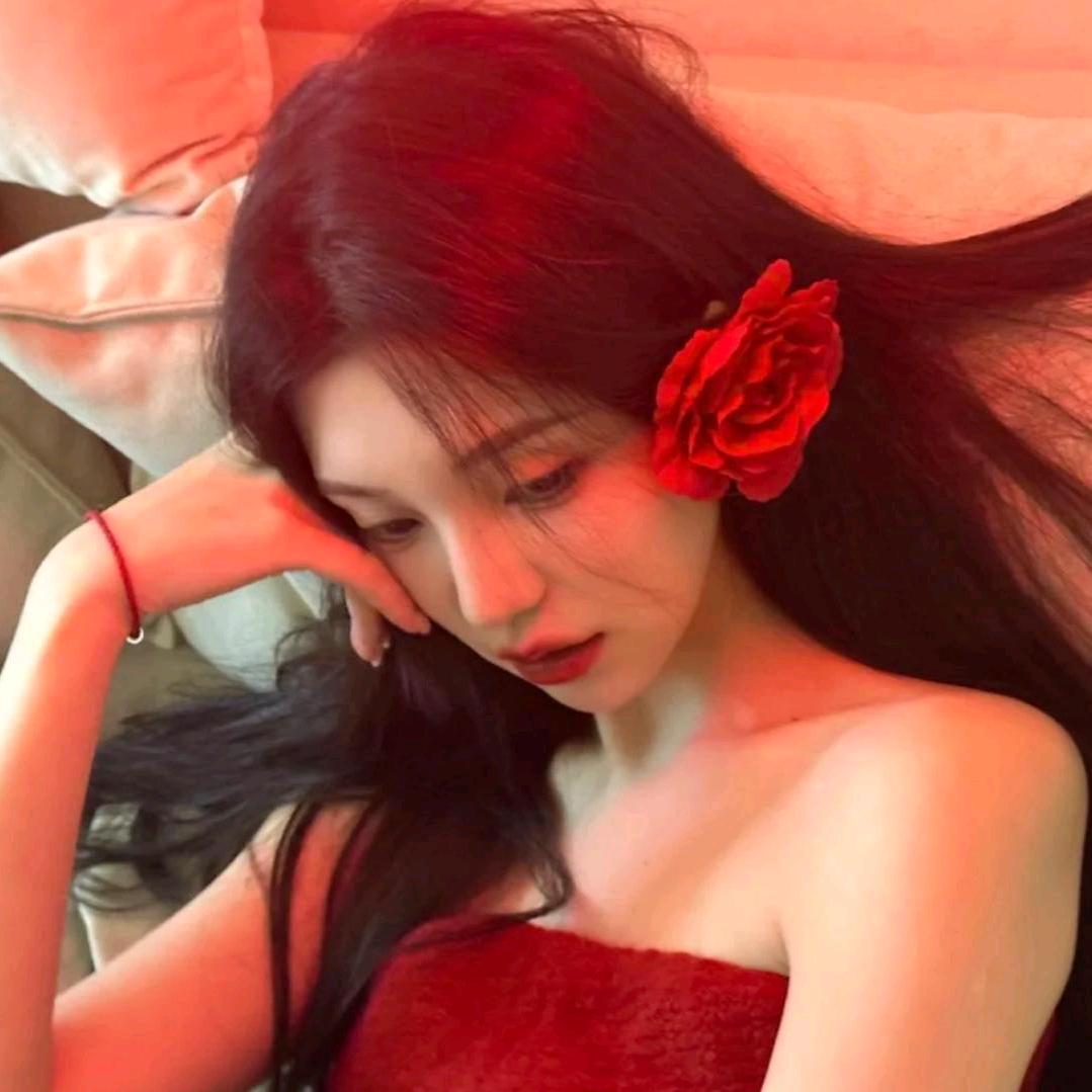 ᙏ̤̫͚ 躲雨🌧小兔🐇