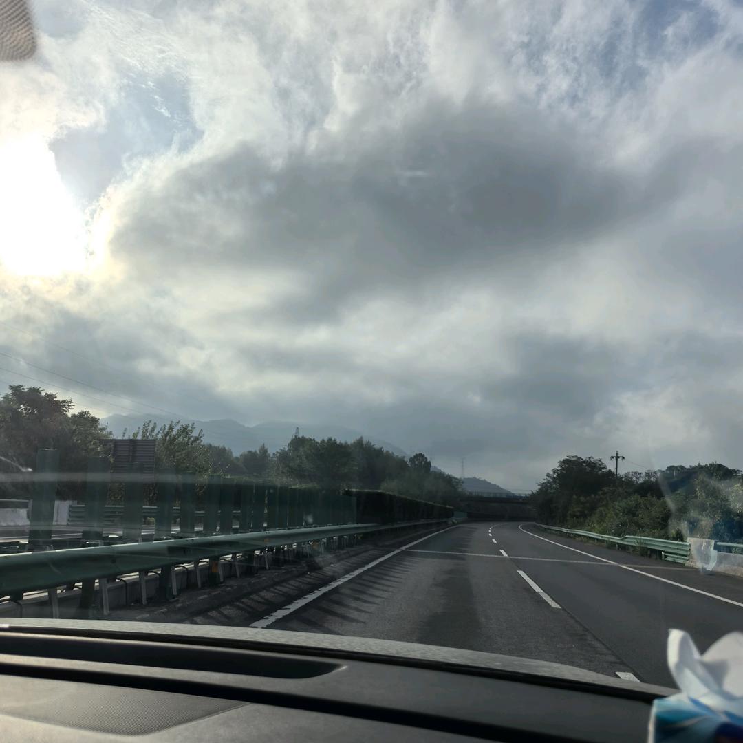 雨也萧萧