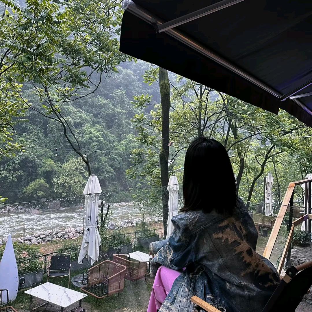 相濡以沫。