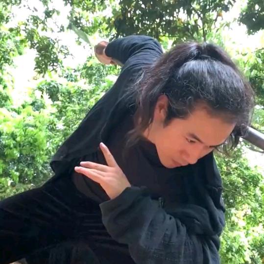 ︶ㄣ張山疯ㄜ︵