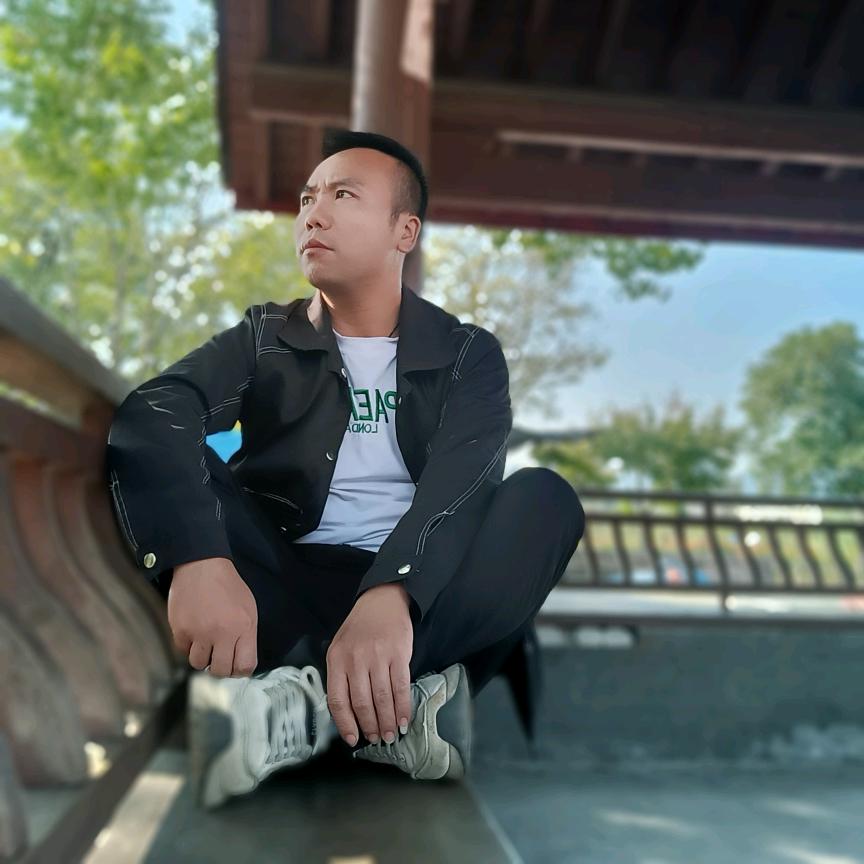 “༺小熊༻”、愛“༺山歌༻”