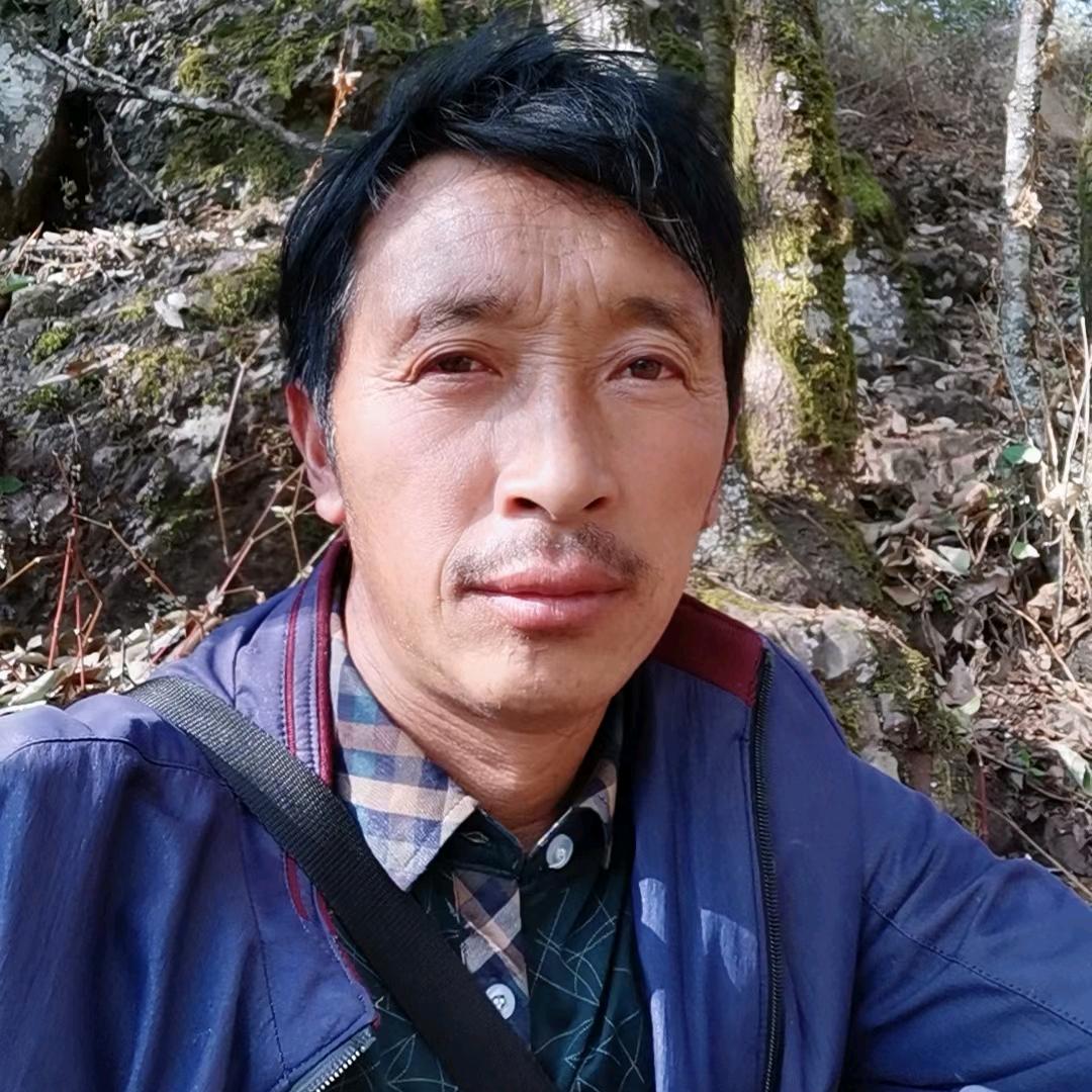 青草利君