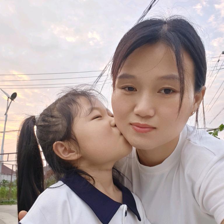 馨允妈妈（陪护女儿)