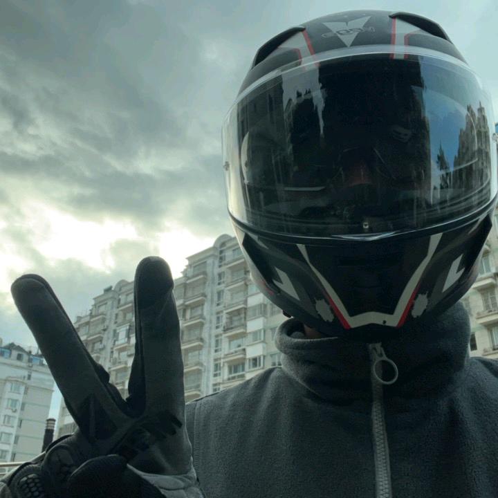 妈妈说名字起的太长的话总会有傻子跟着念。