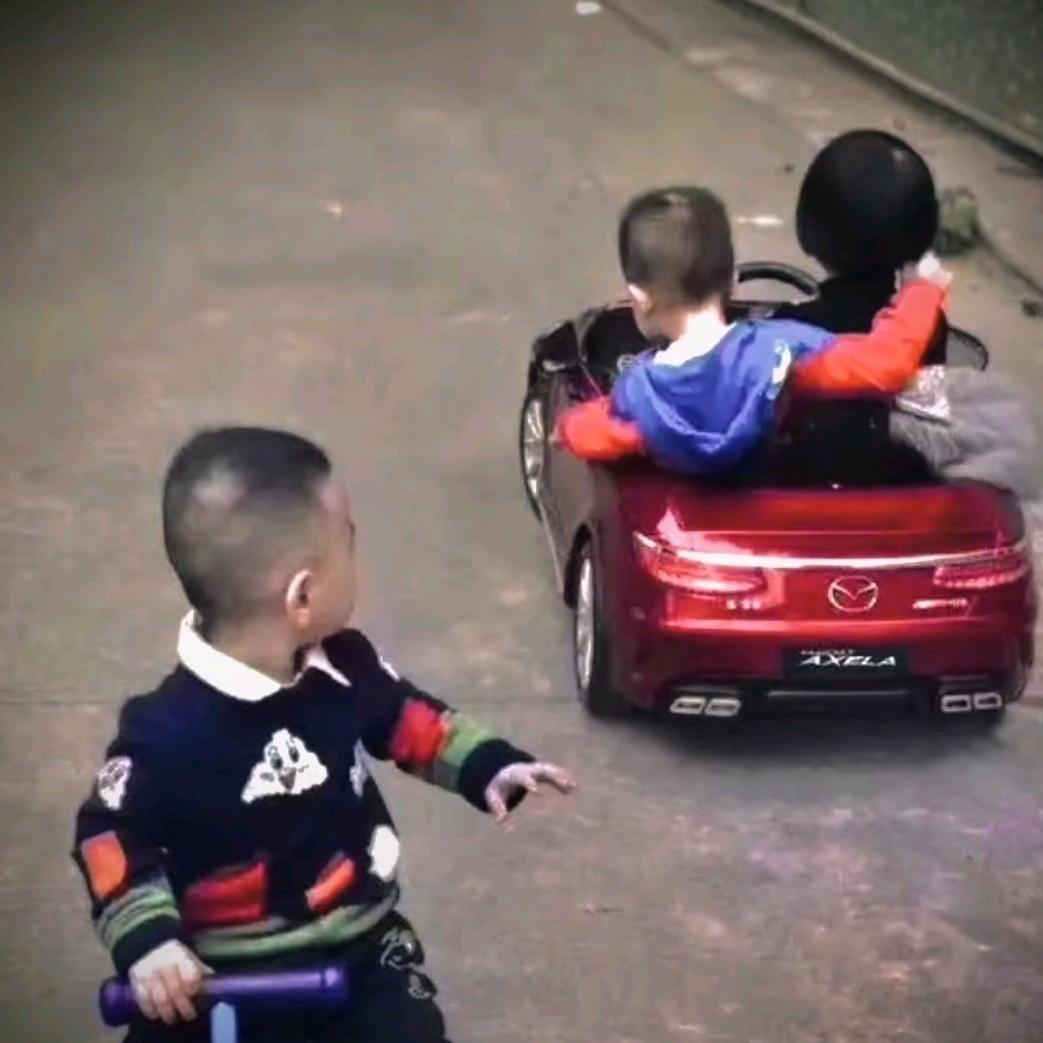 东东(,,・ω・,,)