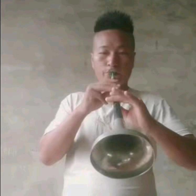 你单身。我单身不如咱俩去结婚