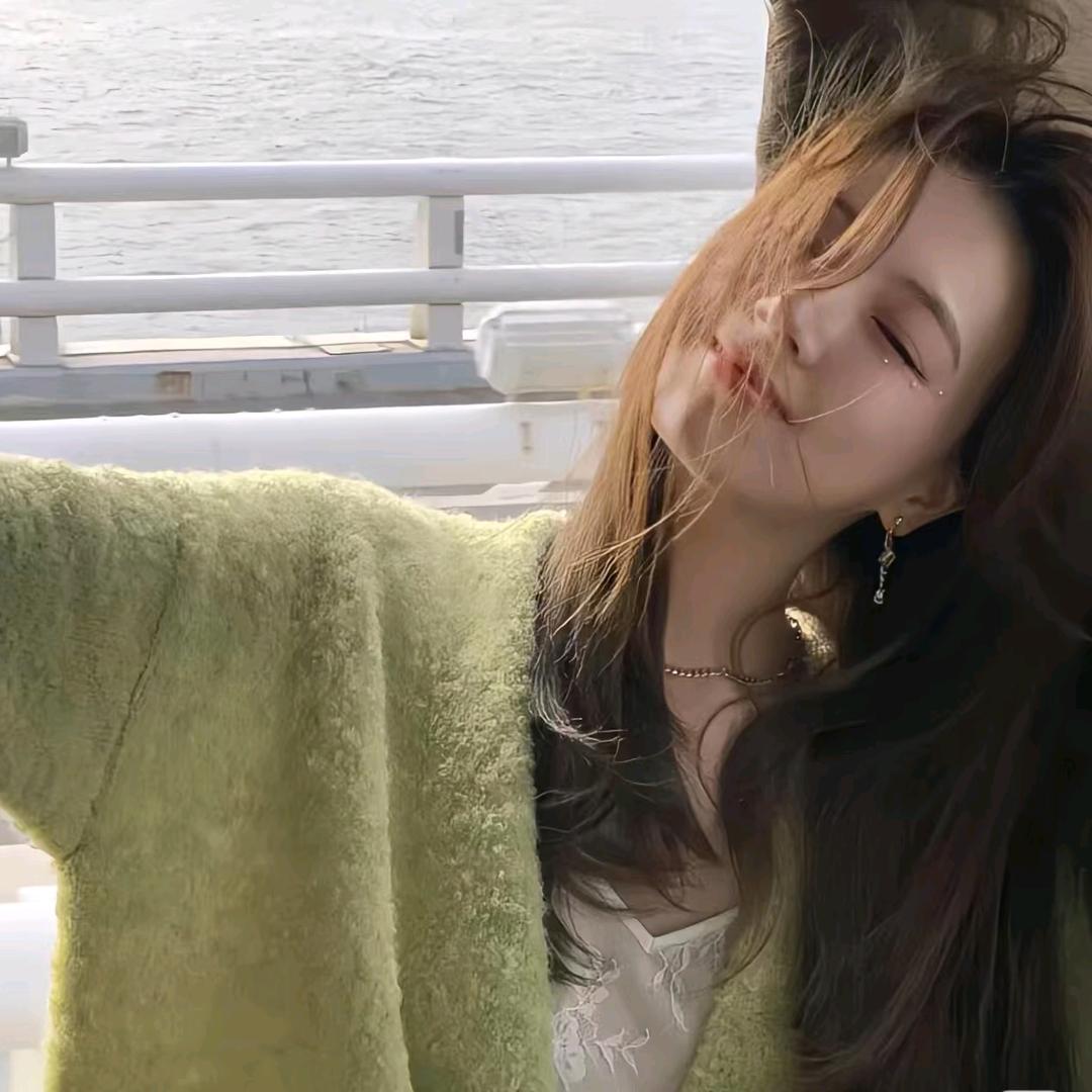 洛