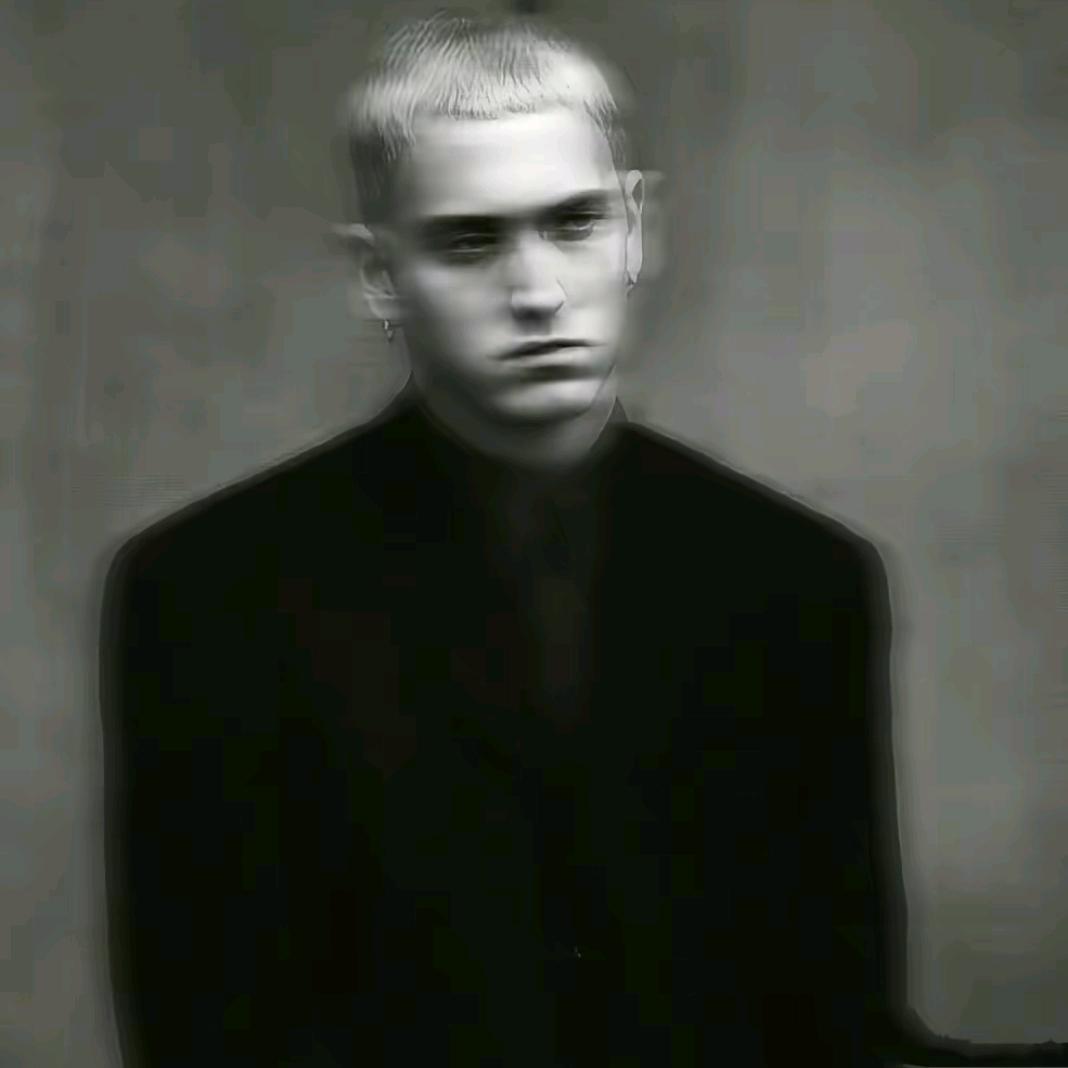 T🦋9