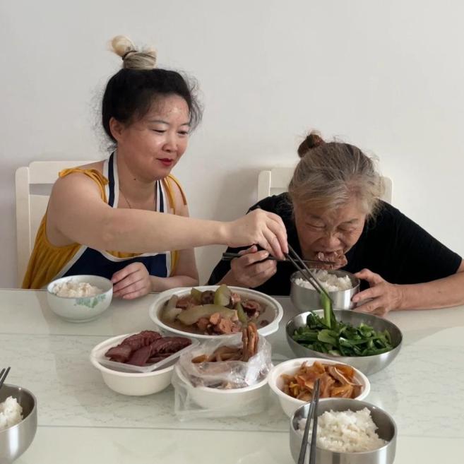暴躁何嬢嬢