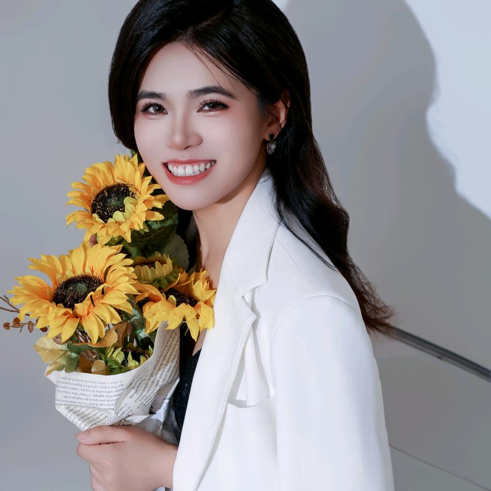 法语老师Hélène