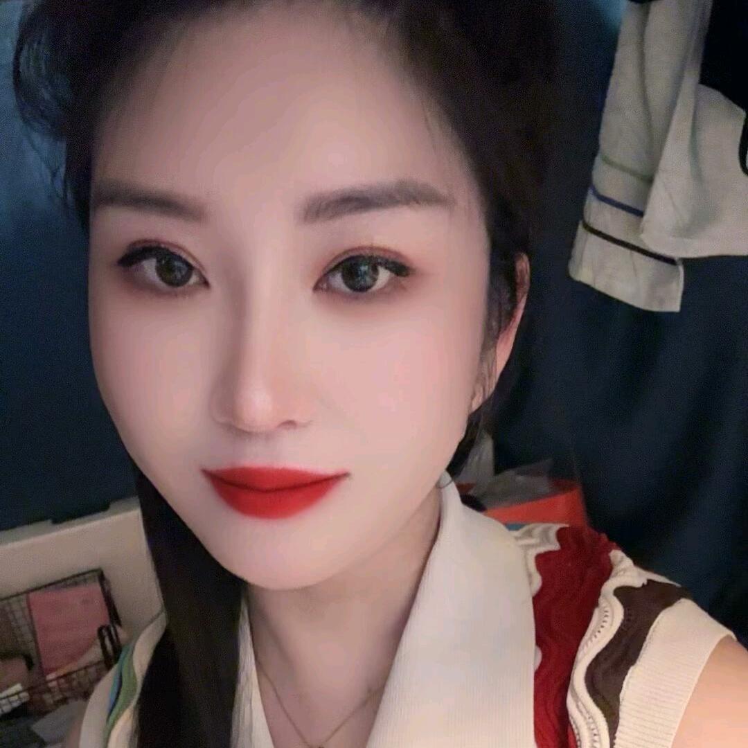 睫毛弯弯
