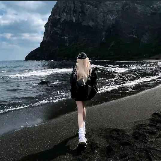 炸毛小兔ᯅ̈