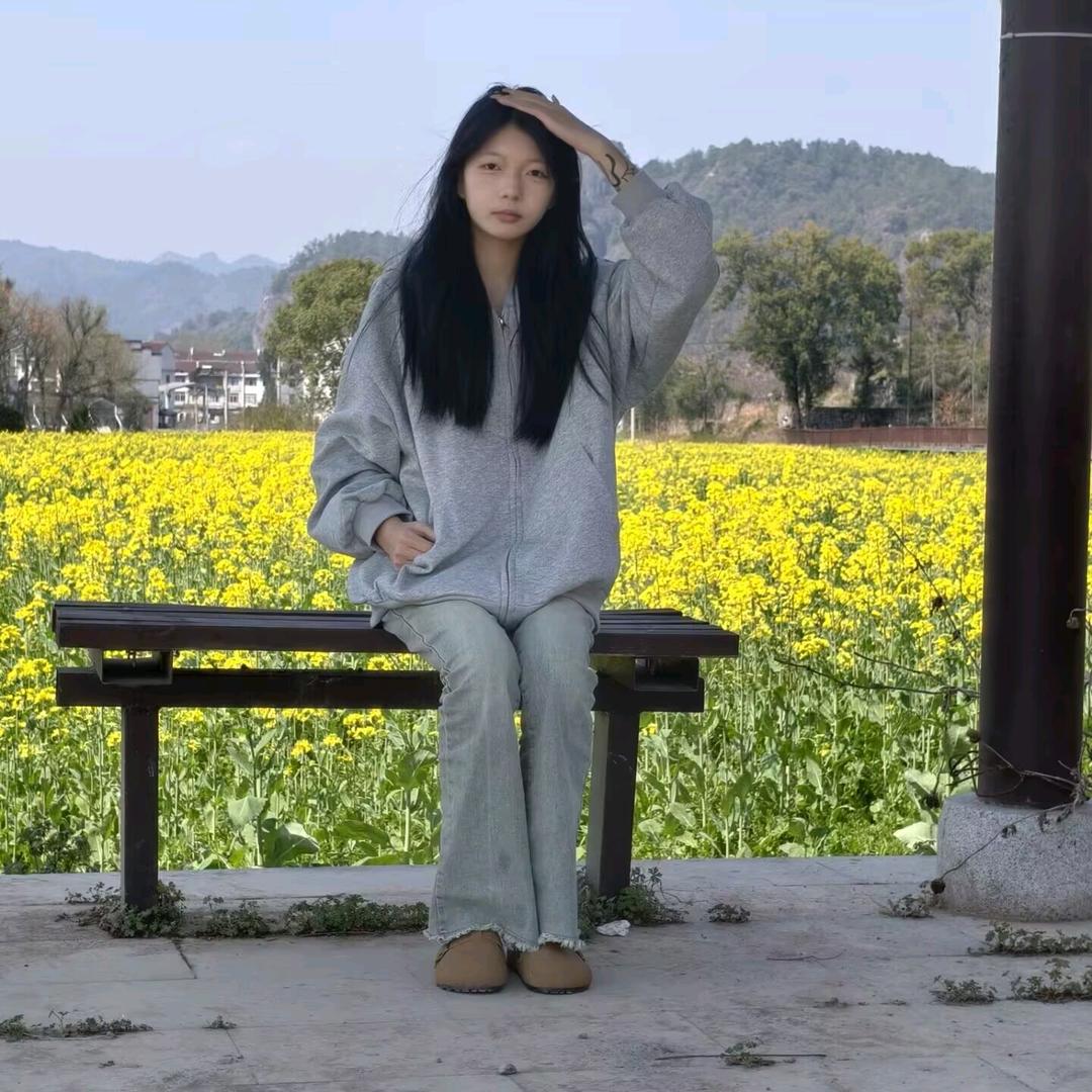 瑶瑶不嘻嘻