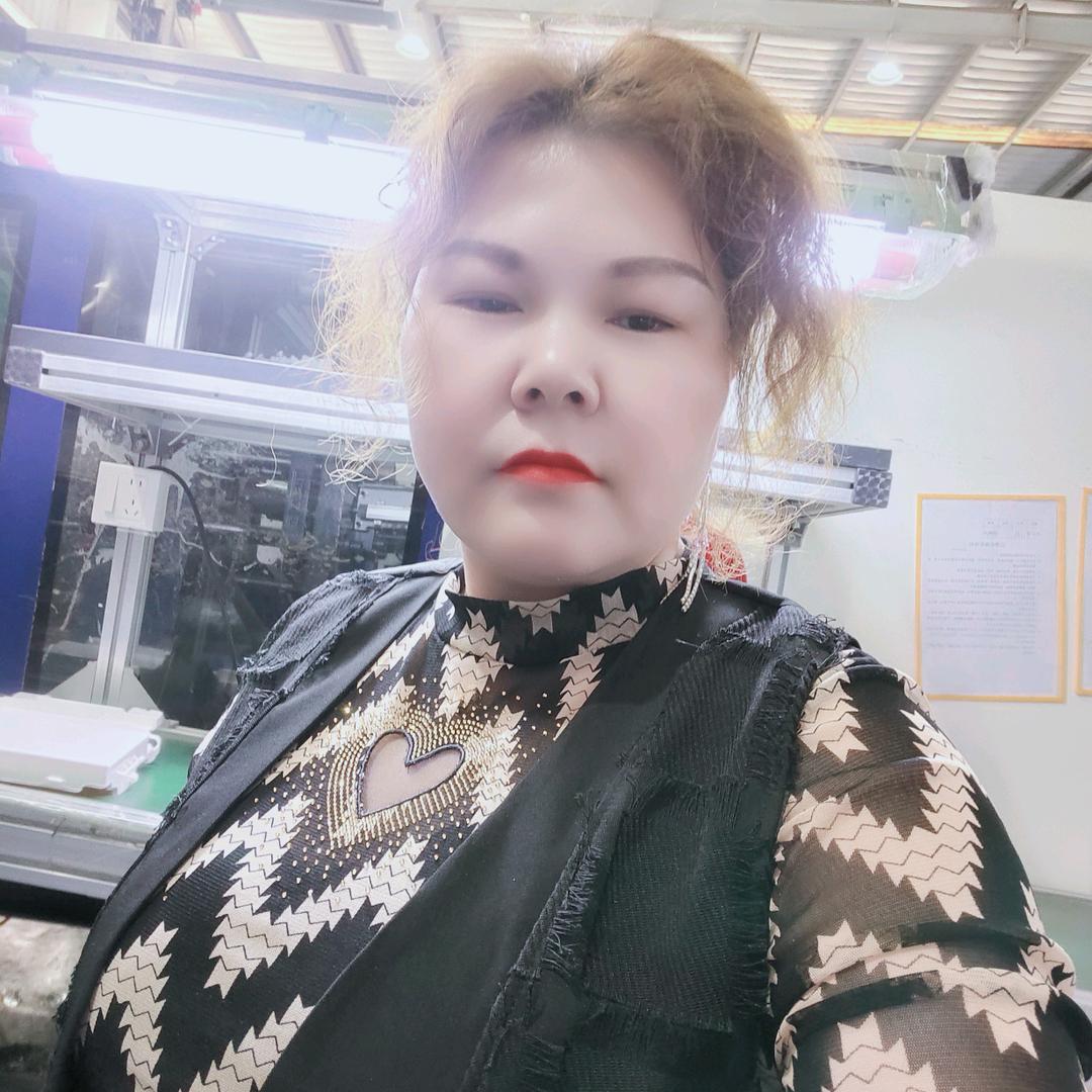 动感女孩候培