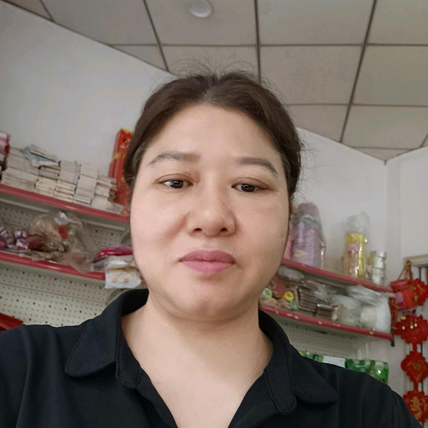 母琼英