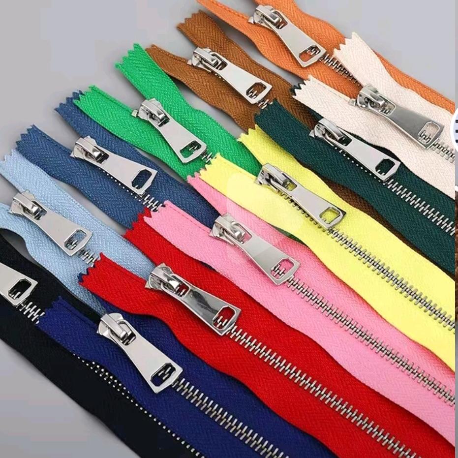 燕子服装拉链辅料