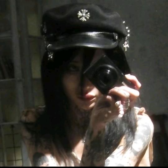 ✞