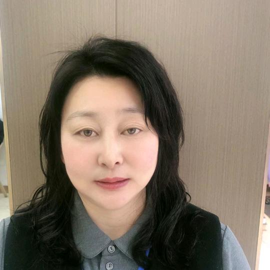 傲雪白梅
