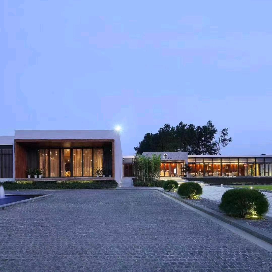 深思，微微一笑@