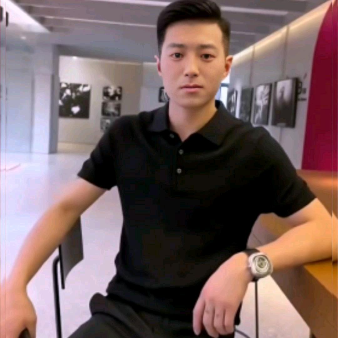 龙哥。