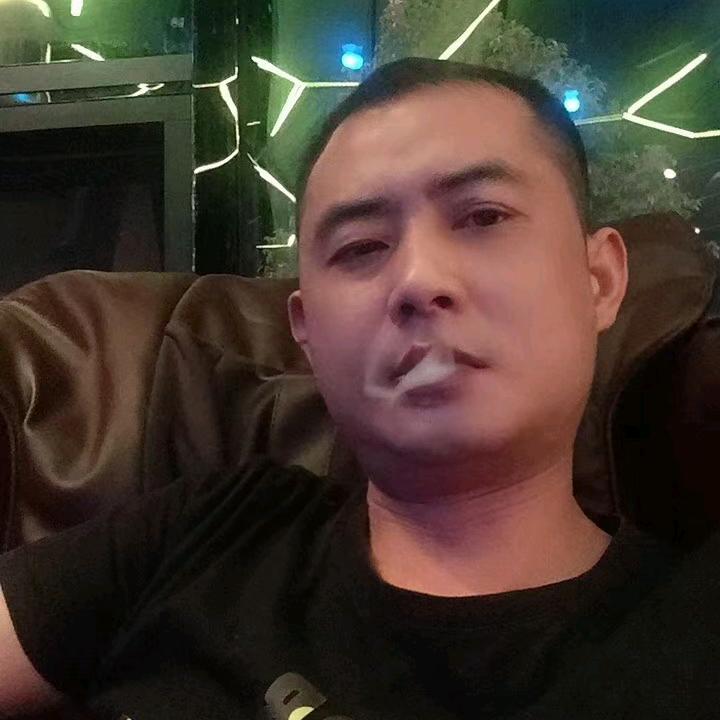 白天是和尚，晚上我是皇上