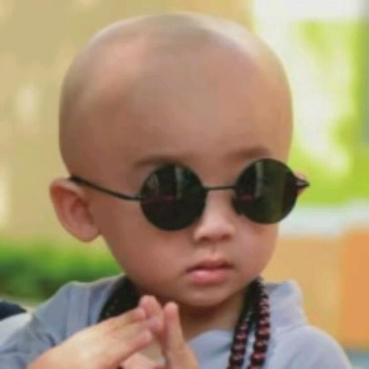 微笑背后的虚伪谁懂冷心