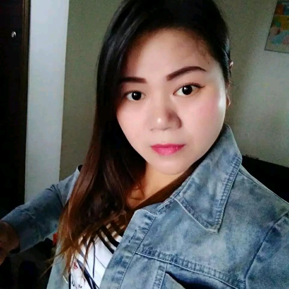 黄馨越