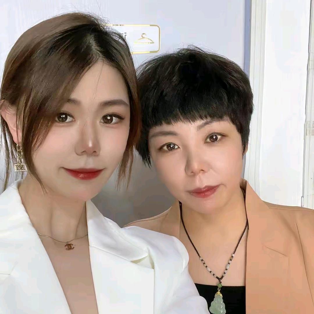 landy（双胞胎和妈妈）