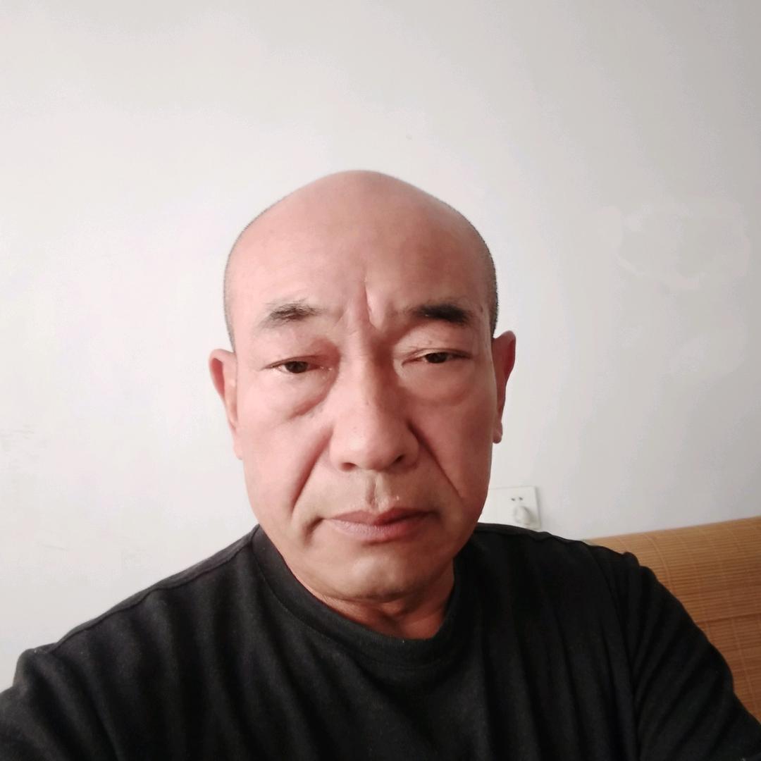 保长爱唱歌。