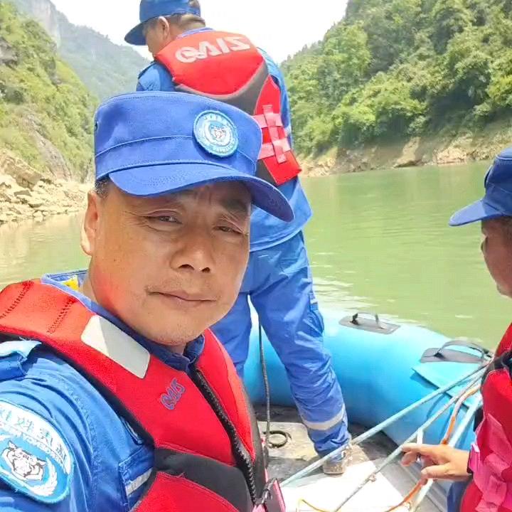 大叔(猛虎应急救援队)