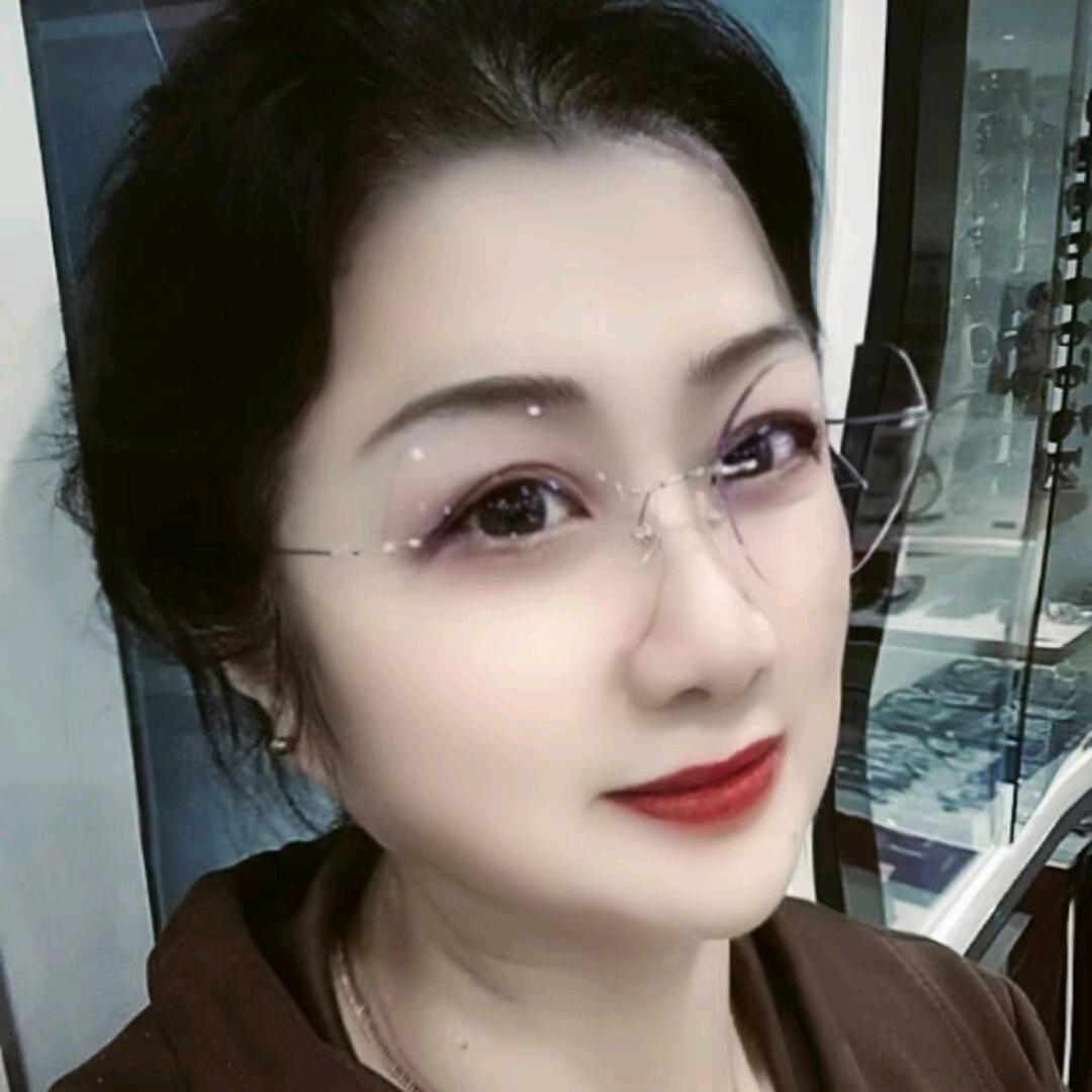 彤彤(精益眼镜)