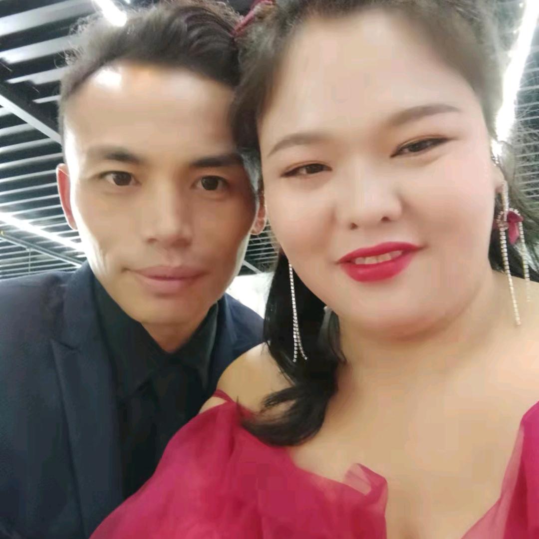 爱搞笑的彤彤