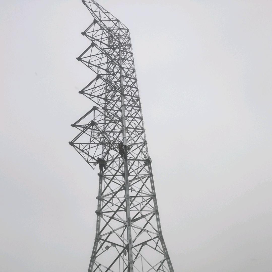 附着式电力铁塔组装